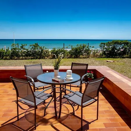 بيت للعطل Chalet Geraneos 3 *