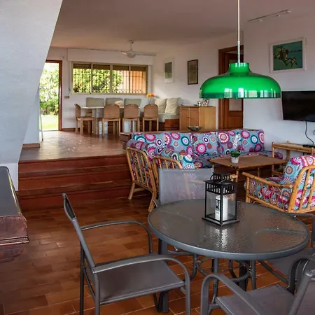 بيت للعطل Chalet Geraneos 3 *