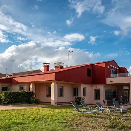 بيت للعطل Chalet Geraneos 3 *