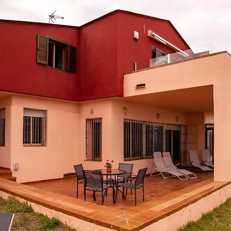 Chalet Geraneos 3 بيت للعطل تورّيفيِخا